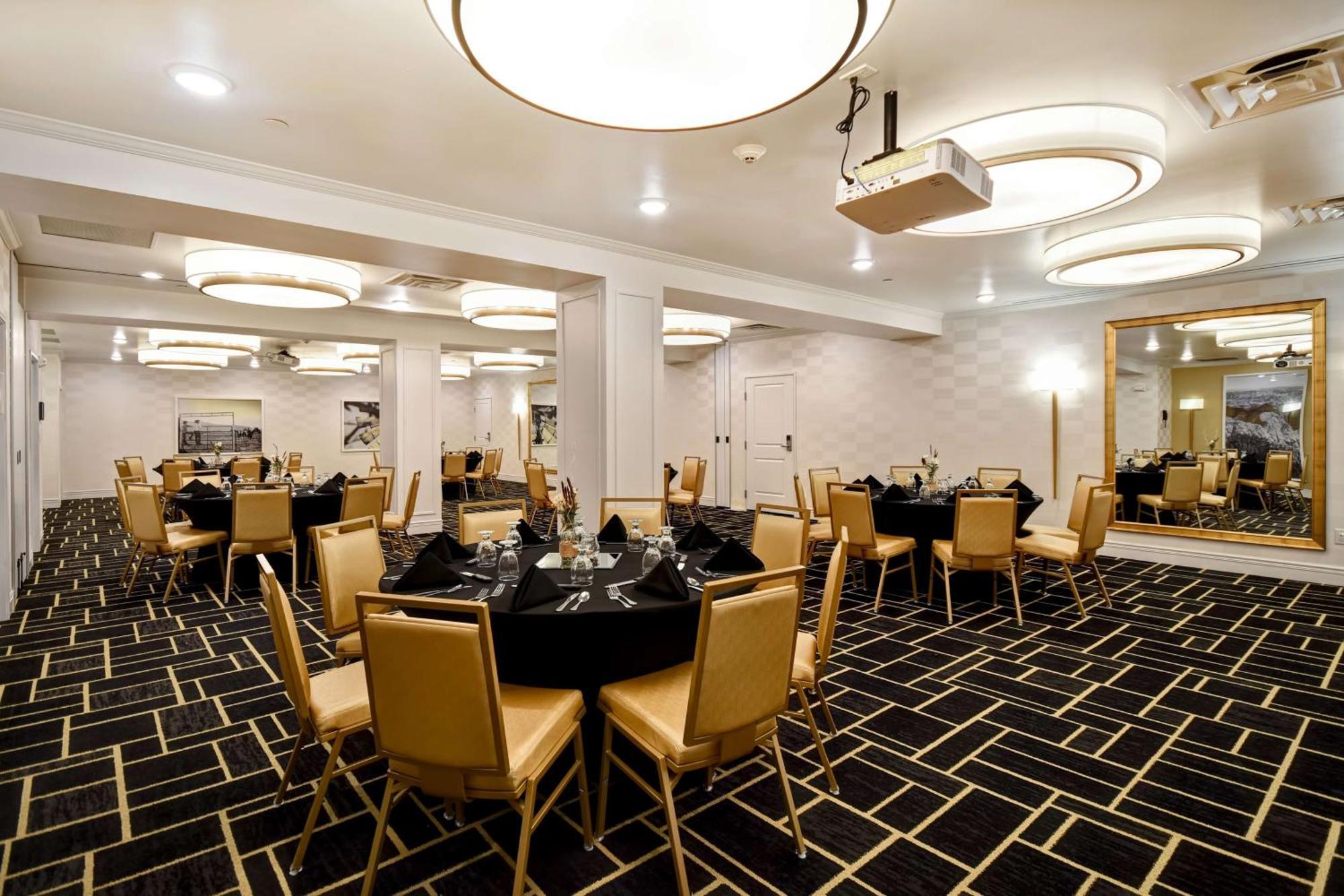 Doubletree By Hilton Deadwood At Cadillac Jack'S Kültér fotó