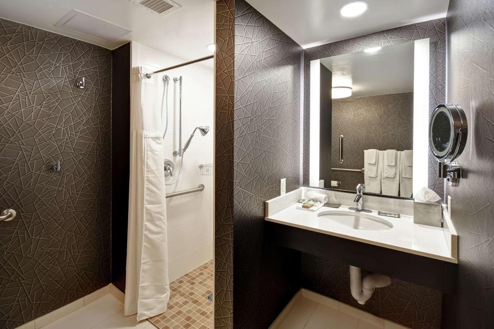 Doubletree By Hilton Deadwood At Cadillac Jack'S Kültér fotó