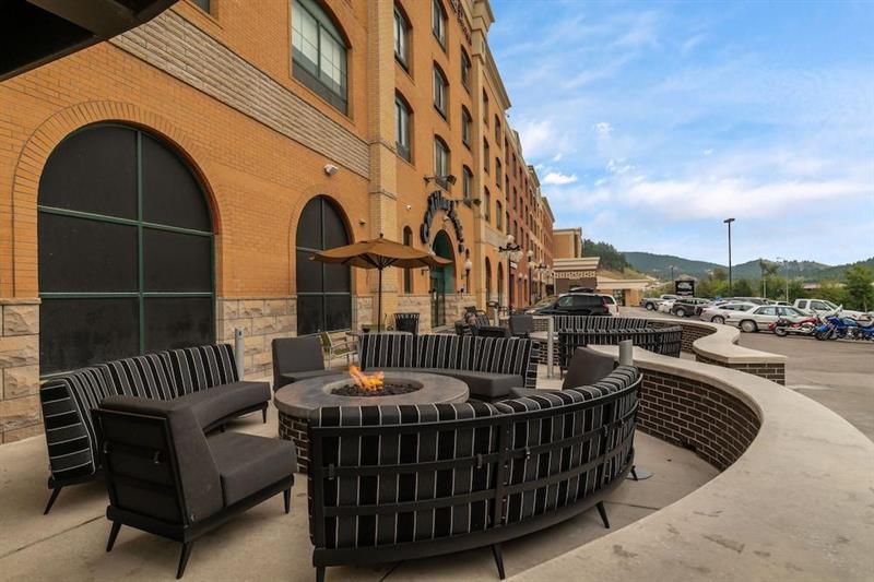 Doubletree By Hilton Deadwood At Cadillac Jack'S Kültér fotó